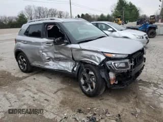 ✅ 2024 Hyundai Venue SEL • VIN: KMHRC8A33RU289169 • Lot: 79748094. Listed on Copart with 9,879 mi. Free auction sales archive from the USA and detailed vehicle history report at DreamBid. Image 4.