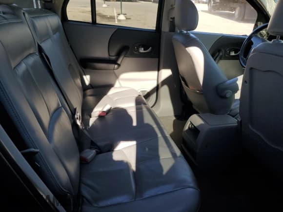 ✅ 2005 Saturn VUE • VIN: 5GZCZ53435S855980 • Lot: 77686024. Wystawiony na Copart z przebiegiem 234 941 mil. Bezpłatny archiwum sprzedaży aukcyjnych z USA i szczegółowy raport historii pojazdu na DreamBid. Zdjęcie 11.