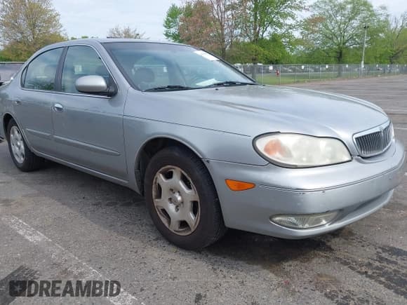 ✅ 2001 Infiniti I30 Luxury • VIN: JNKCA31AX1T032147 • Lot: 42139940. Wystawiony na IAAI z przebiegiem 120 176 mil. Bezpłatny archiwum sprzedaży aukcyjnych z USA i szczegółowy raport historii pojazdu na DreamBid. Zdjęcie 1.