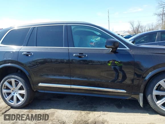 ✅ 2016 Volvo XC90 T6 Inscription • VIN: YV4A22PL1G1081831 • Lot: 41808463. Listed on IAAI with 92,718 mi. Free auction sales archive from the USA and detailed vehicle history report at DreamBid. Image 13.