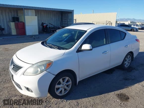 ✅ 2012 Nissan Versa SV • VIN: 3N1CN7AP5CL875734 • Лот: 43402139. Опубликован ранее на IAAI с пробегом 222 773 миль. Бесплатный доступ к архиву аукционных продаж из США и подробный отчёт об истории автомобиля на DreamBid. Изображение 2.