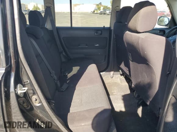 ✅ 2004 Scion xB • VIN: JTLKT324940142715 • Лот: 70875135. Опубликован ранее на Copart с пробегом 323 005 миль. Бесплатный доступ к архиву аукционных продаж из США и подробный отчёт об истории автомобиля на DreamBid. Изображение 10.