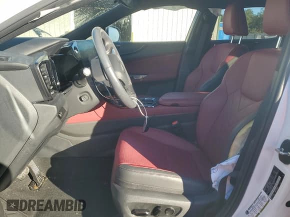 ✅ 2024 Lexus NX 350 Luxury • VIN: 2T2HGCEZ4RC057422 • Lot: 84476615. Wystawiony na Copart z przebiegiem 11 440 mil. Bezpłatny archiwum sprzedaży aukcyjnych z USA i szczegółowy raport historii pojazdu na DreamBid. Zdjęcie 7.