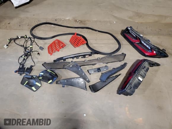 ✅ 2021 Chevrolet Corvette 3LT • VIN: 1G1YC2D46M5104285 • Lot: 80846915. Listed on Copart with 35,793 mi. Free auction sales archive from the USA and detailed vehicle history report at DreamBid. Image 12.