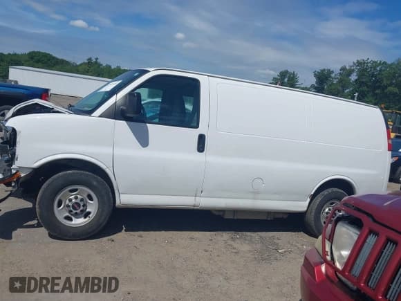 ✅ 2015 GMC Savana Cargo • VIN: 1GTW7FCFXF1900707 • Lot: 42582609. Listed on IAAI with 142,155 mi. Free auction sales archive from the USA and detailed vehicle history report at DreamBid. Image 15.