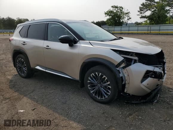 ✅ 2024 Nissan Rogue Platinum • VIN: JN8BT3DD8RW450458 • Lot: 58799115. Listed on Copart with 7,505 mi. Free auction sales archive from the USA and detailed vehicle history report at DreamBid. Image 4.