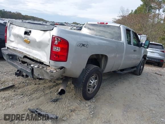 ✅ 2012 Chevrolet Silverado 2500HD Work Truck • VIN: 1GC2KVC82CZ288282 • Lot: 40833323. Wystawiony na IAAI z przebiegiem 208 299 mil. Bezpłatny archiwum sprzedaży aukcyjnych z USA i szczegółowy raport historii pojazdu na DreamBid. Zdjęcie 4.