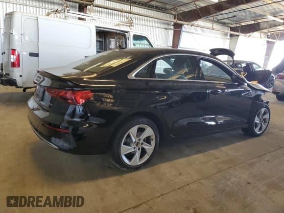 ✅ 2024 Audi A3 Premium • VIN: WAUGUDGY8RA066029 • Лот: 61027345. Опубликован ранее на Copart с пробегом 10 627 миль. Бесплатный доступ к архиву аукционных продаж из США и подробный отчёт об истории автомобиля на DreamBid. Изображение 3.