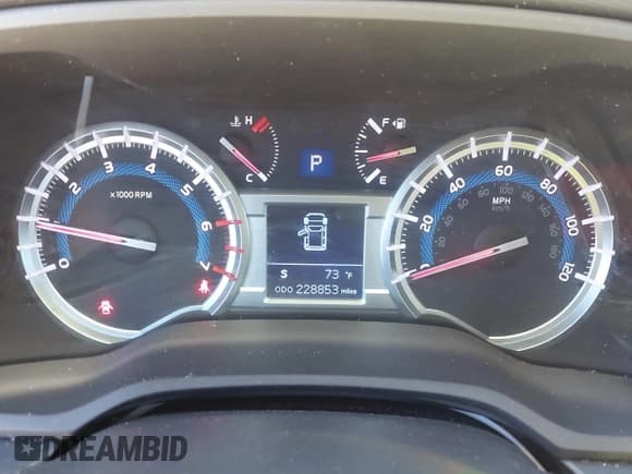 ✅ 2014 Toyota 4Runner SR5 • VIN: JTEZU5JR3E5071057 • Lot: 41655056. Listed on IAAI with 228,853 mi. Free auction sales archive from the USA and detailed vehicle history report at DreamBid. Image 7.