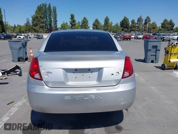 2004 Saturn ION ION 2 z VIN 1G8AJ52F44Z206921, wystawiony jako IAAI lot #42395938 z przebiegiem 129 558 mil mil oraz . Historia ofert i sprzedaży dostępna na DreamBid. Obrazek 16.