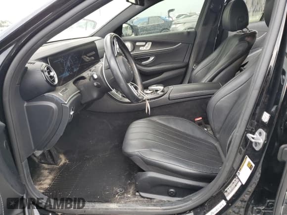 ✅ 2019 Mercedes-Benz E 450 • VIN: WDDZH6JB1KA523033 • Lot: 81578175. Listed on Copart with 61,235 mi. Free auction sales archive from the USA and detailed vehicle history report at DreamBid. Image 7.