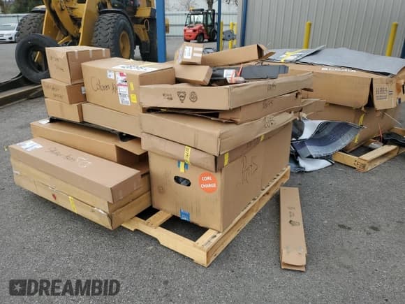 ✅ 2024 GMC Hummer EV 2X • VIN: 1GKB0NDE1RU106768 • Лот: 82389304. Опубликован ранее на Copart с пробегом Не указан. Бесплатный доступ к архиву аукционных продаж из США и подробный отчёт об истории автомобиля на DreamBid. Изображение 11.