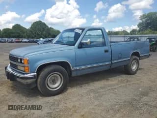 ✅ 1988 Chevrolet Silverado 2500 • VIN: 2GCFC24K2J1276789 • Lot: 64412535. Wystawiony na Copart z przebiegiem 117 186 mil. Bezpłatny archiwum sprzedaży aukcyjnych z USA i szczegółowy raport historii pojazdu na DreamBid. Zdjęcie 1.