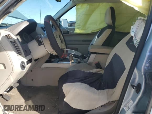 ✅ 2008 Ford Escape Hybrid • VIN: 1FMCU49H48KD57291 • Lot: 82768685. Wystawiony na Copart z przebiegiem 186 553 mil. Bezpłatny archiwum sprzedaży aukcyjnych z USA i szczegółowy raport historii pojazdu na DreamBid. Zdjęcie 7.