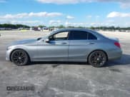 ✅ 2015 Mercedes-Benz C 300 • VIN: 55SWF4JBXFU075572 • Lot: 43519334. Wystawiony na IAAI z przebiegiem 60 524 mil. Bezpłatny archiwum sprzedaży aukcyjnych z USA i szczegółowy raport historii pojazdu na DreamBid. Zdjęcie 14.