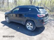 ✅ 2019 Jeep Compass Latitude • VIN: 3C4NJDBB2KT593620 • Lot: 42147809. Wystawiony na IAAI z przebiegiem 124 940 mil. Bezpłatny archiwum sprzedaży aukcyjnych z USA i szczegółowy raport historii pojazdu na DreamBid. Zdjęcie 3.