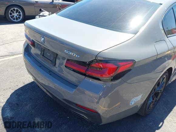 ✅ 2022 BMW 5 Series 530e • VIN: WBA13AG01NCH73041 • Lot: 43022960. Listed on IAAI with 58,219 mi. Free auction sales archive from the USA and detailed vehicle history report at DreamBid. Image 4.