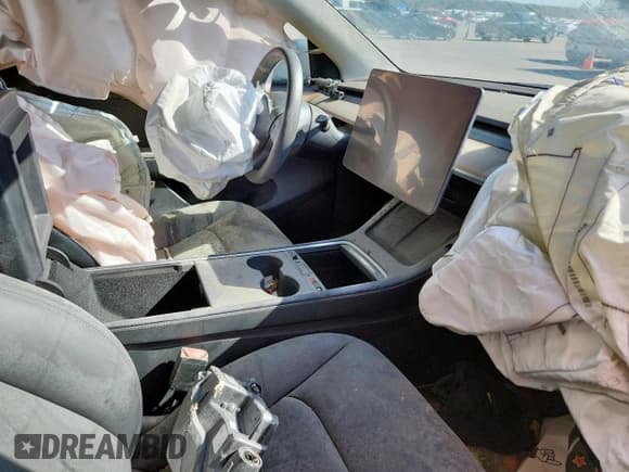 ✅ 2023 Tesla Model Y Long Range • VIN: 7SAYGDEE3PA103726 • Лот: 90580685. Опубликован ранее на Copart с пробегом Не указан. Бесплатный доступ к архиву аукционных продаж из США и подробный отчёт об истории автомобиля на DreamBid. Изображение 8.