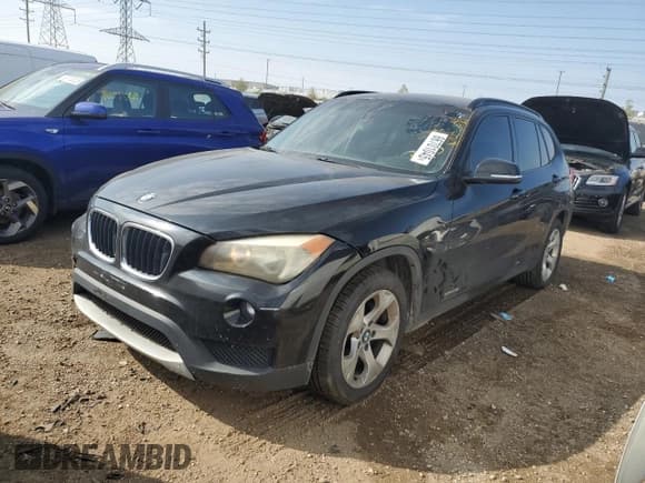 ✅ 2013 BMW X1 28i • VIN: WBAVM1C53DVW46503 • Лот: 86701045. Опубликован ранее на Copart с пробегом 186 177 миль. Бесплатный доступ к архиву аукционных продаж из США и подробный отчёт об истории автомобиля на DreamBid. Изображение 1.