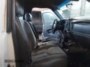 ✅ 2001 Chevrolet Silverado 2500HD LS • VIN: 1GCHK24U21Z287456 • Lot: 41611294. Listed on IAAI with 168,907 mi. Free auction sales archive from the USA and detailed vehicle history report at DreamBid. Image 5.