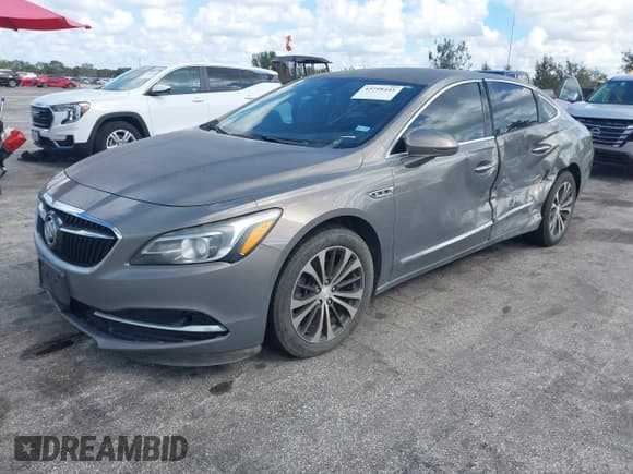 ✅ 2017 Buick LaCrosse Premium • VIN: 1G4ZR5SS9HU161178 • Lot: 43798441. Wystawiony na IAAI z przebiegiem Nie podano. Bezpłatny archiwum sprzedaży aukcyjnych z USA i szczegółowy raport historii pojazdu na DreamBid. Zdjęcie 2.