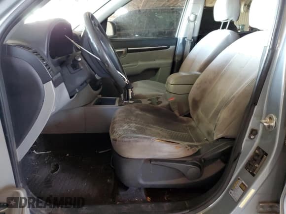 ✅ 2008 Hyundai Santa Fe GLS • VIN: 5NMSG13D08H214510 • Lot: 80250814. Listed on Copart with 209,972 mi. Free auction sales archive from the USA and detailed vehicle history report at DreamBid. Image 7.