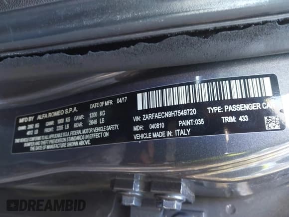 ✅ 2017 Alfa Romeo Giulia Ti • VIN: ZARFAECN9H7549720 • Lot: 43458918. Wystawiony na IAAI z przebiegiem Nie podano. Bezpłatny archiwum sprzedaży aukcyjnych z USA i szczegółowy raport historii pojazdu na DreamBid. Zdjęcie 9.