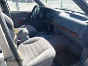 ✅ 1996 Jeep Grand Cherokee Laredo • VIN: 1J4FX58S2TC397006 • Lot: 41836108. Wystawiony na IAAI z przebiegiem 136 742 mil. Bezpłatny archiwum sprzedaży aukcyjnych z USA i szczegółowy raport historii pojazdu na DreamBid. Zdjęcie 5.