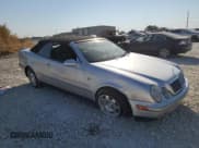✅ 1999 Mercedes-Benz CLK 320/430 • VIN: WDBLK65G7XT026957 • Лот: 75853564. Опубликован ранее на Copart с пробегом 103 842 миль. Бесплатный доступ к архиву аукционных продаж из США и подробный отчёт об истории автомобиля на DreamBid. Изображение 4.