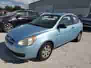 2009 Hyundai Accent Auto GS z VIN KMHCM36CX9U112598, wystawiony jako Copart lot #80552674 z przebiegiem 133 000 mil mil oraz Czysty tytuł • Clean title. Historia ofert i sprzedaży dostępna na DreamBid. Obrazek 1.