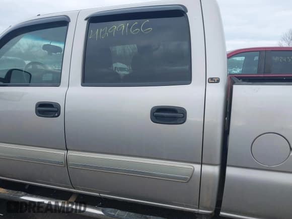 ✅ 2006 Chevrolet Silverado 2500HD LT3 • VIN: 1GCHK23D56F159755 • Лот: 41299166. Опубликован ранее на IAAI с пробегом 377 183 миль. Бесплатный доступ к архиву аукционных продаж из США и подробный отчёт об истории автомобиля на DreamBid. Изображение 14.