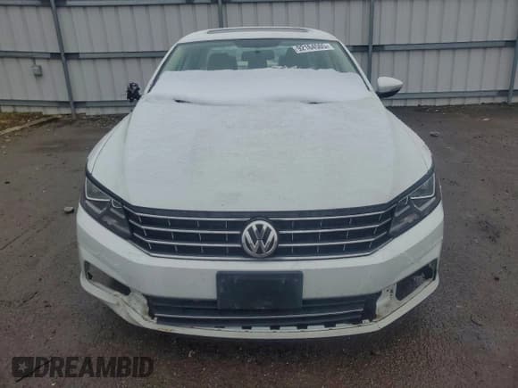 ✅ 2017 Volkswagen Passat SE • VIN: 1VWBT7A34HC030904 • Lot: 92164505. Listed on Copart with 118,046 mi. Free auction sales archive from the USA and detailed vehicle history report at DreamBid. Image 5.
