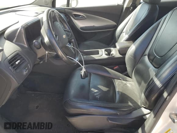 ✅ 2012 Chevrolet Volt • VIN: 1G1RD6E45CU106556 • Lot: 74603324. Wystawiony na Copart z przebiegiem 170 875 mil. Bezpłatny archiwum sprzedaży aukcyjnych z USA i szczegółowy raport historii pojazdu na DreamBid. Zdjęcie 7.