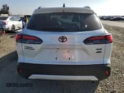 ✅ 2026 Toyota Corolla Cross XLE • VIN: 7MUDAABG0TV150339 • Лот: 91928275. Опубликован ранее на Copart с пробегом 1 034 миль. Бесплатный доступ к архиву аукционных продаж из США и подробный отчёт об истории автомобиля на DreamBid. Изображение 6.