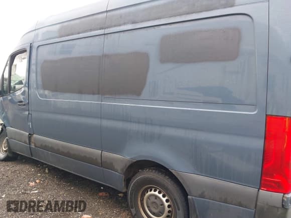 ✅ 2019 Mercedes-Benz Sprinter Cargo • VIN: WD4PF0CD5KT004774 • Lot: 41262434. Listed on IAAI with Not provided. Free auction sales archive from the USA and detailed vehicle history report at DreamBid. Image 12.