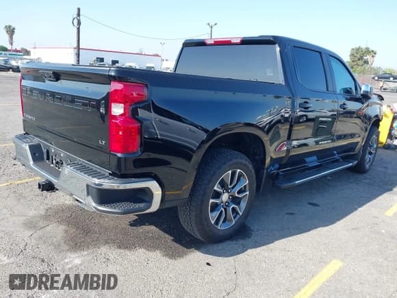 ✅ 2023 Chevrolet Silverado 1500 LT • VIN: 1GCUDDED8PZ311819 • Lot: 42205563. Listed on IAAI with 26,701 mi. Free auction sales archive from the USA and detailed vehicle history report at DreamBid. Image 4.