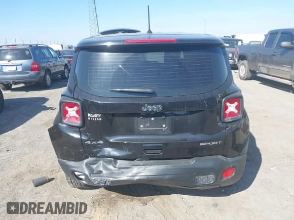 ✅ 2018 Jeep Renegade Sport • VIN: ZACCJBAB6JPH85612 • Lot: 41650807. Wystawiony na IAAI z przebiegiem 87 082 mil. Bezpłatny archiwum sprzedaży aukcyjnych z USA i szczegółowy raport historii pojazdu na DreamBid. Zdjęcie 16.