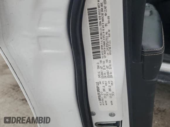 ✅ 2014 Jeep Cherokee Latitude • VIN: 1C4PJMCB7EW177519 • Лот: 86074075. Опубликован ранее на Copart с пробегом Не указан. Бесплатный доступ к архиву аукционных продаж из США и подробный отчёт об истории автомобиля на DreamBid. Изображение 13.