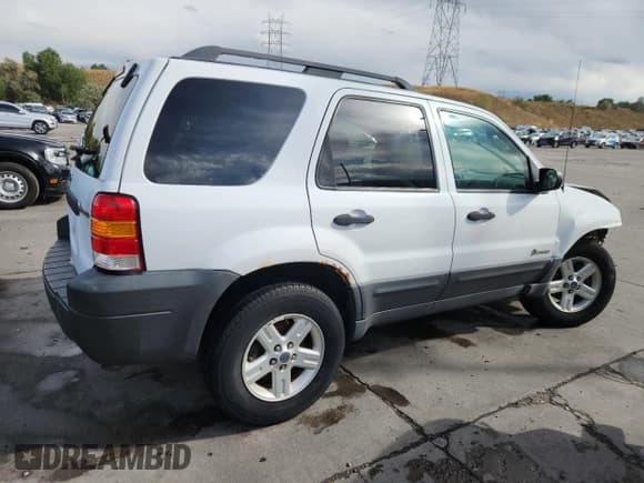 ✅ 2007 Ford Escape Hybrid • VIN: 1FMYU59H67KC04650 • Lot: 80708435. Listed on Copart with 220,383 mi. Free auction sales archive from the USA and detailed vehicle history report at DreamBid. Image 3.