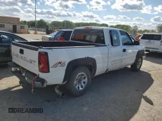 ✅ 2005 Chevrolet Silverado 1500 Z71 • VIN: 1GCEK19Z35Z211302 • Лот: 58329194. Опубликован ранее на Copart с пробегом Не указан. Бесплатный доступ к архиву аукционных продаж из США и подробный отчёт об истории автомобиля на DreamBid. Изображение 3.