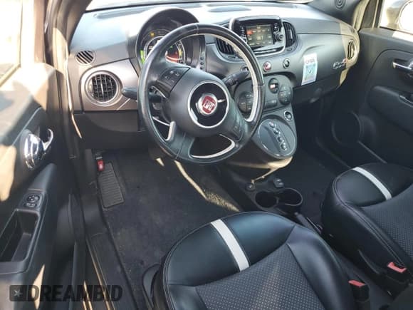 ✅ 2017 FIAT 500e • VIN: 3C3CFFGE7HT647918 • Лот: 59533894. Опубликован ранее на Copart с пробегом 60 750 миль. Бесплатный доступ к архиву аукционных продаж из США и подробный отчёт об истории автомобиля на DreamBid. Изображение 8.