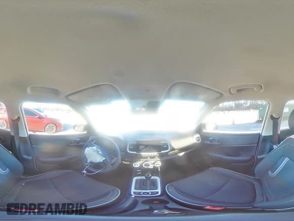 ✅ 2024 Hyundai Venue Limited • VIN: KMHRC8A37RU328409 • Lot: 46194485. Wystawiony na Copart z przebiegiem 14 090 mil. Bezpłatny archiwum sprzedaży aukcyjnych z USA i szczegółowy raport historii pojazdu na DreamBid. Zdjęcie 13.