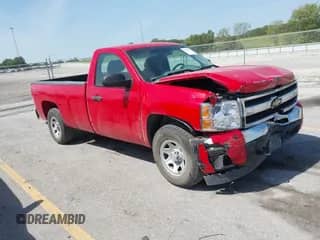 2010 Chevrolet Silverado 1500 Work Truck z VIN 1GCPCPEA1AZ272084, wystawiony jako IAAI lot #43100361 z przebiegiem 135 807 mil mil oraz . Historia ofert i sprzedaży dostępna na DreamBid. Obrazek 1.