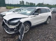 ✅ 2022 Lincoln Corsair Standard • VIN: 5LMCJ1D95NUL34834 • Lot: 42604945. Wystawiony na IAAI z przebiegiem 16 887 mil. Bezpłatny archiwum sprzedaży aukcyjnych z USA i szczegółowy raport historii pojazdu na DreamBid. Zdjęcie 18.