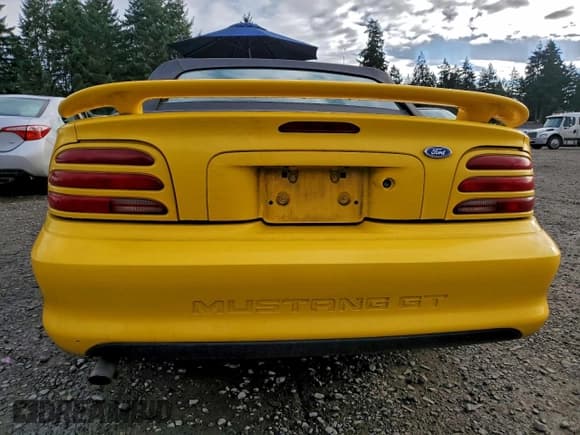 ✅ 1994 Ford Mustang • VIN: 1FALP45T7RF128898 • Lot: 93138235. Wystawiony na Copart z przebiegiem 118 001 mil. Bezpłatny archiwum sprzedaży aukcyjnych z USA i szczegółowy raport historii pojazdu na DreamBid. Zdjęcie 6.