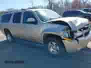 2014 Chevrolet Suburban LT z VIN 1GNSKJE71ER145069, wystawiony jako IAAI lot #41855455 z przebiegiem 197 617 mil mil oraz . Historia ofert i sprzedaży dostępna na DreamBid. Obrazek 1.