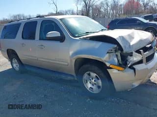✅ 2014 Chevrolet Suburban LT • VIN: 1GNSKJE71ER145069 • Lot: 41855455. Listed on IAAI with 197,617 mi. Free auction sales archive from the USA and detailed vehicle history report at DreamBid. Image 1.