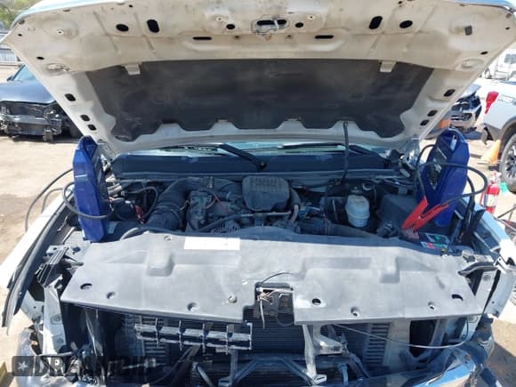 ✅ 2008 Chevrolet Silverado 2500HD 1LT • VIN: 1GCHC23618F132280 • Lot: 41981675. Wystawiony na IAAI z przebiegiem 164 487 mil. Bezpłatny archiwum sprzedaży aukcyjnych z USA i szczegółowy raport historii pojazdu na DreamBid. Zdjęcie 10.