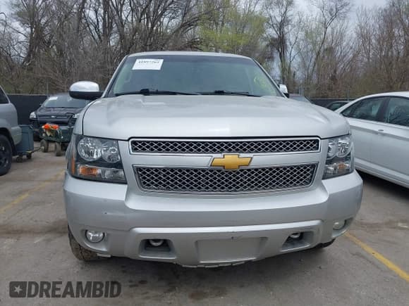 ✅ 2011 Chevrolet Suburban LTZ • VIN: 1GNSKKE35BR290484 • Lot: 41897265. Listed on IAAI with 223,739 mi. Free auction sales archive from the USA and detailed vehicle history report at DreamBid. Image 6.