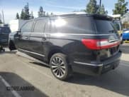 ✅ 2019 Lincoln Navigator Select • VIN: 5LMJJ3HT9KEL12298 • Lot: 78926244. Wystawiony na Copart z przebiegiem 105 216 mil. Bezpłatny archiwum sprzedaży aukcyjnych z USA i szczegółowy raport historii pojazdu na DreamBid. Zdjęcie 2.